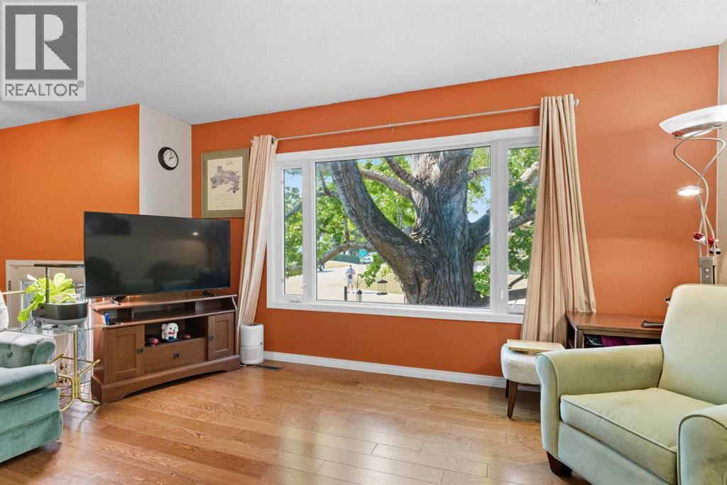 Single Family House Bi-level for Sale in  Lynnbrook Road SE Ogden Calgary 