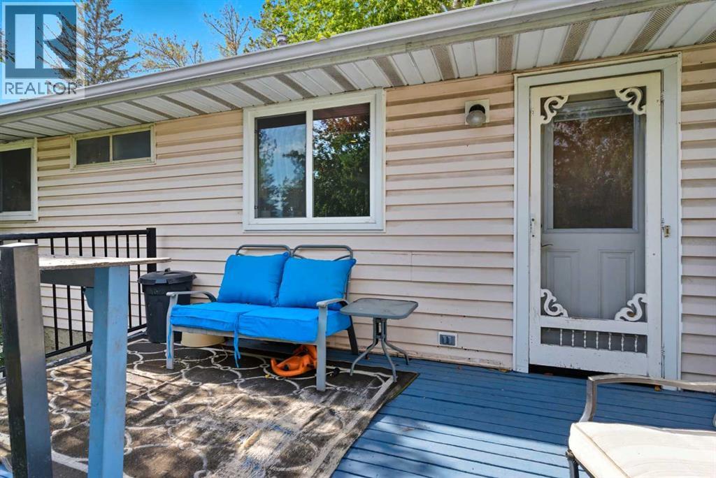 Single Family House Bi-level for Sale in  Lynnbrook Road SE Ogden Calgary 