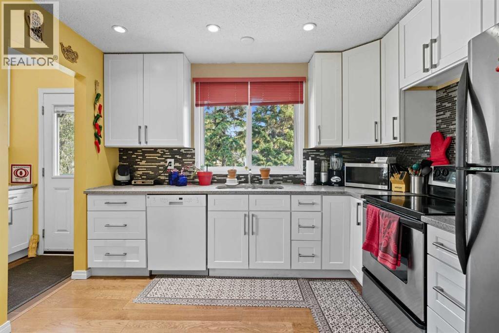 Single Family House Bi-level for Sale in  Lynnbrook Road SE Ogden Calgary 