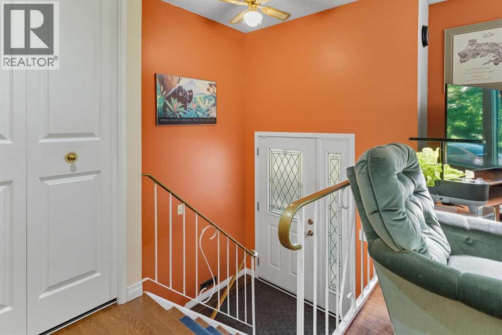 Single Family House Bi-level for Sale in  Lynnbrook Road SE Ogden Calgary 