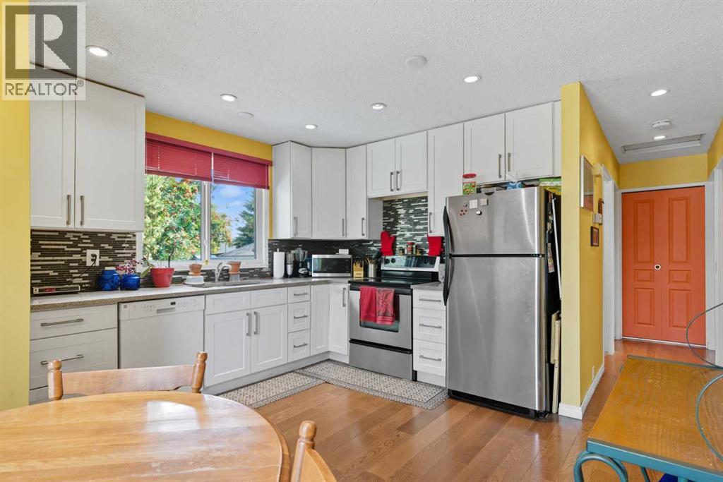 Single Family House Bi-level for Sale in  Lynnbrook Road SE Ogden Calgary 