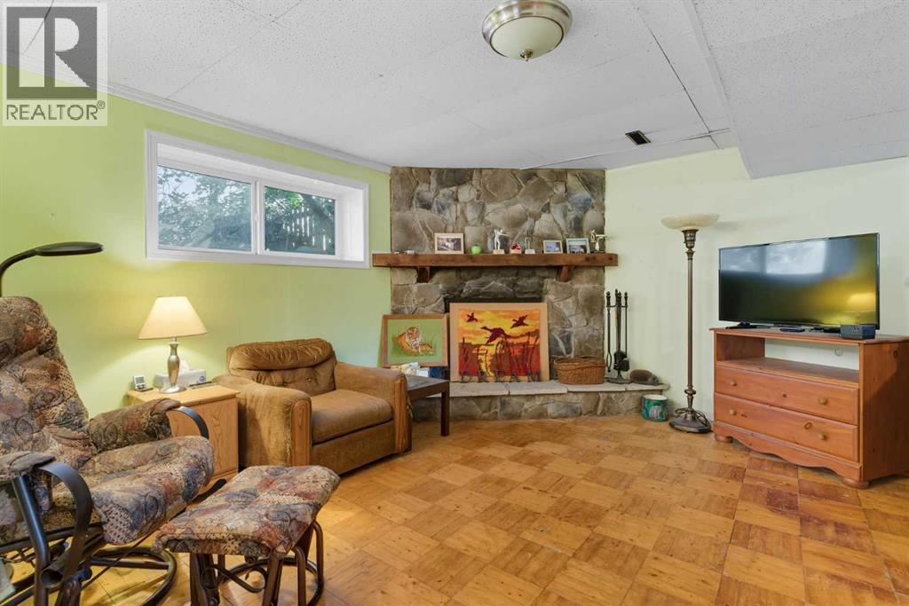 Single Family House Bi-level for Sale in  Lynnbrook Road SE Ogden Calgary 