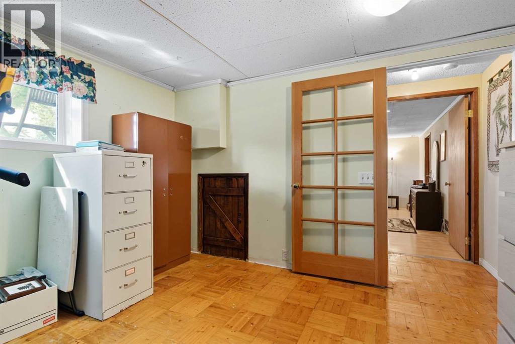 Single Family House Bi-level for Sale in  Lynnbrook Road SE Ogden Calgary 