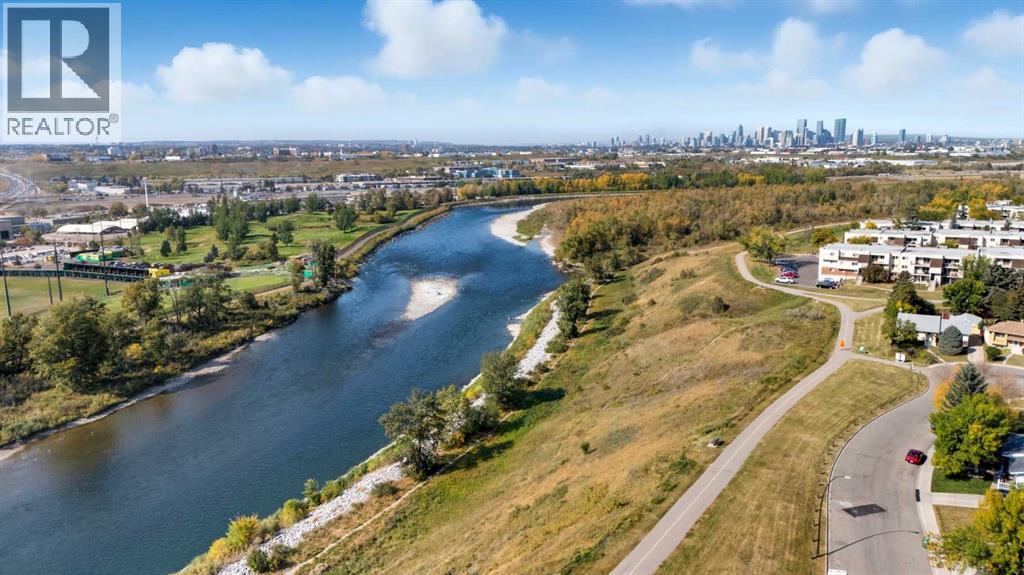 Single Family House Bi-level for Sale in  Lynnbrook Road SE Ogden Calgary 