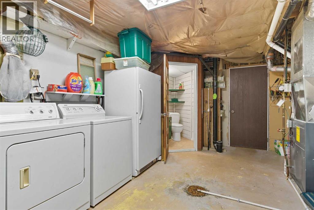 Single Family House Bi-level for Sale in  Lynnbrook Road SE Ogden Calgary 