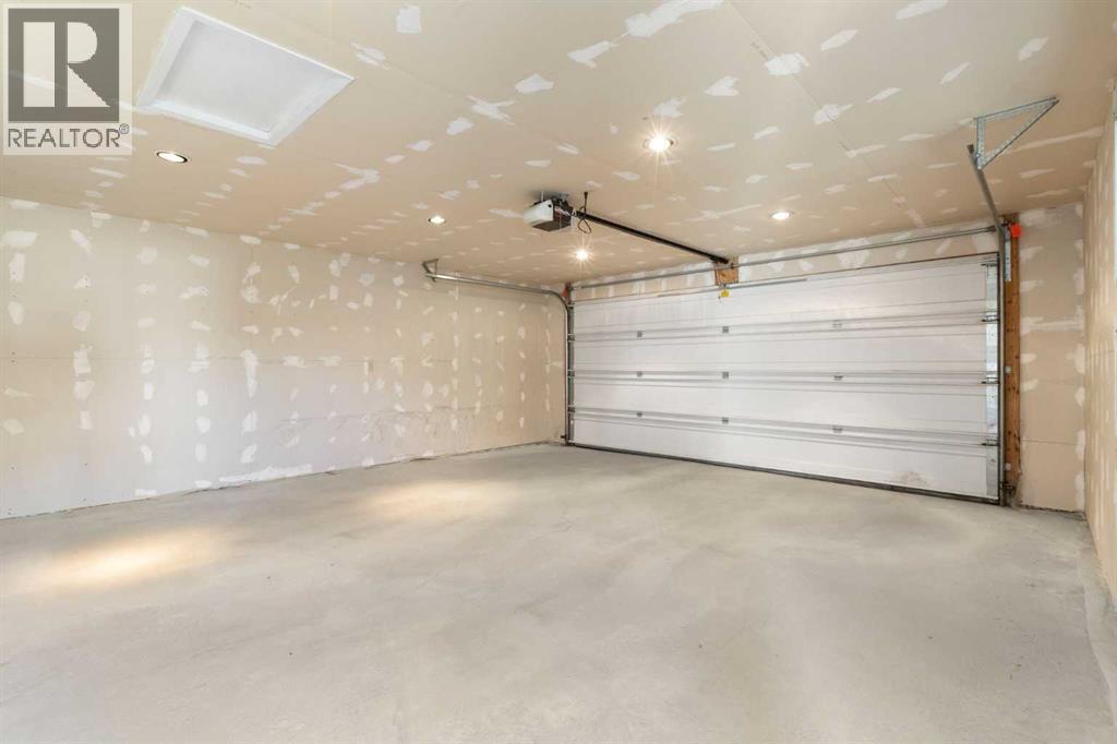 Single Family House Bungalow for Sale in  Kingsland Place SW Kingsland Calgary 