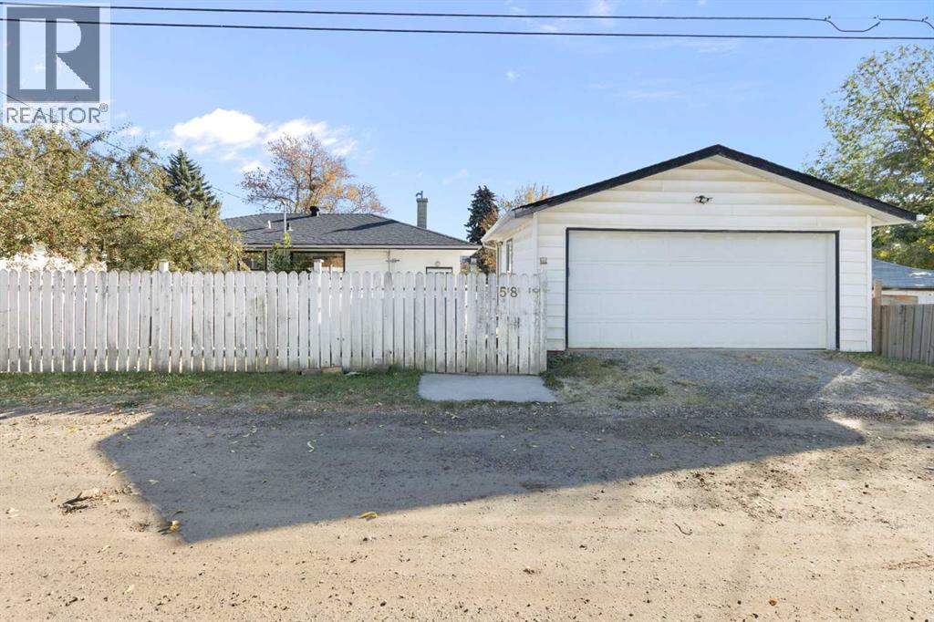 Single Family House Bungalow for Sale in  Kingsland Place SW Kingsland Calgary 