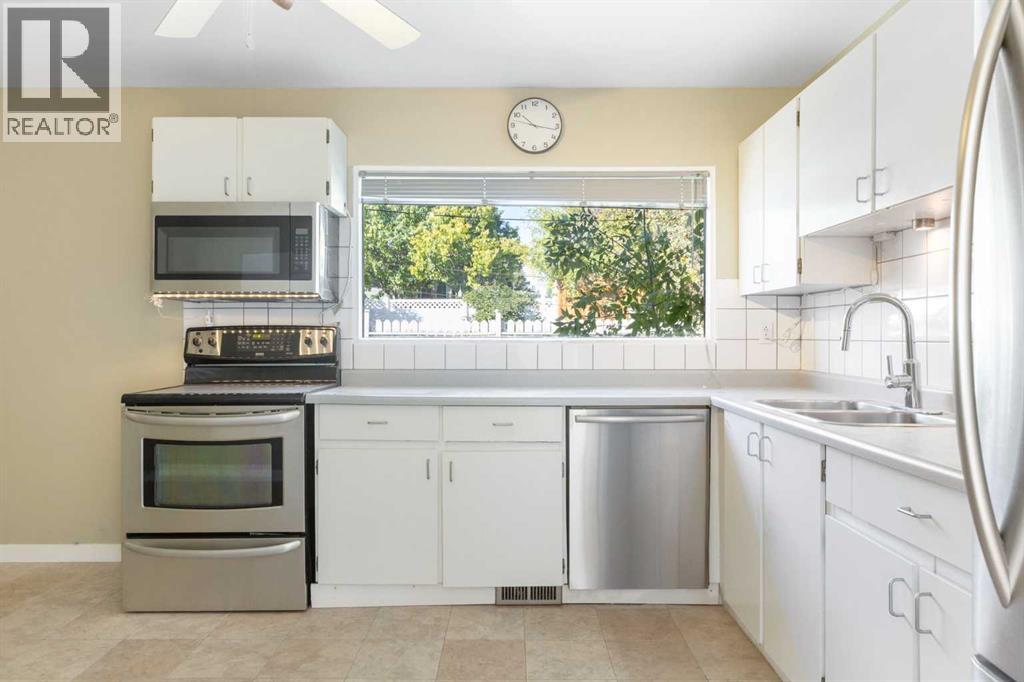 Single Family House Bungalow for Sale in  Kingsland Place SW Kingsland Calgary 