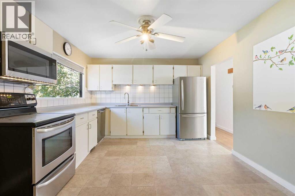 Single Family House Bungalow for Sale in  Kingsland Place SW Kingsland Calgary 