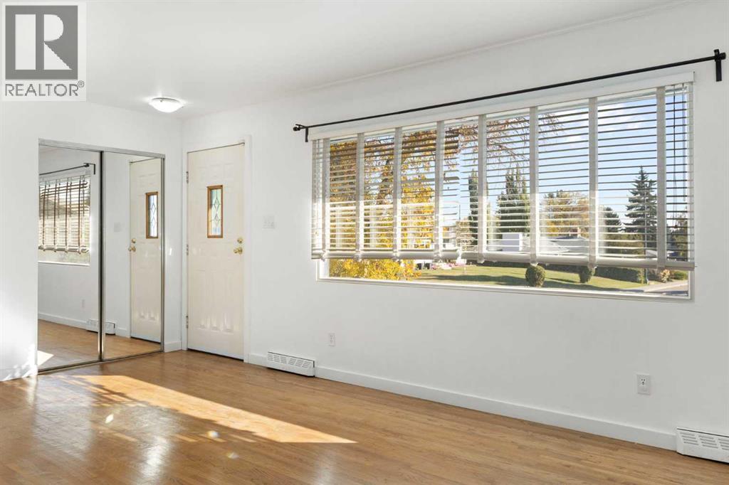 Single Family House Bungalow for Sale in  Kingsland Place SW Kingsland Calgary 