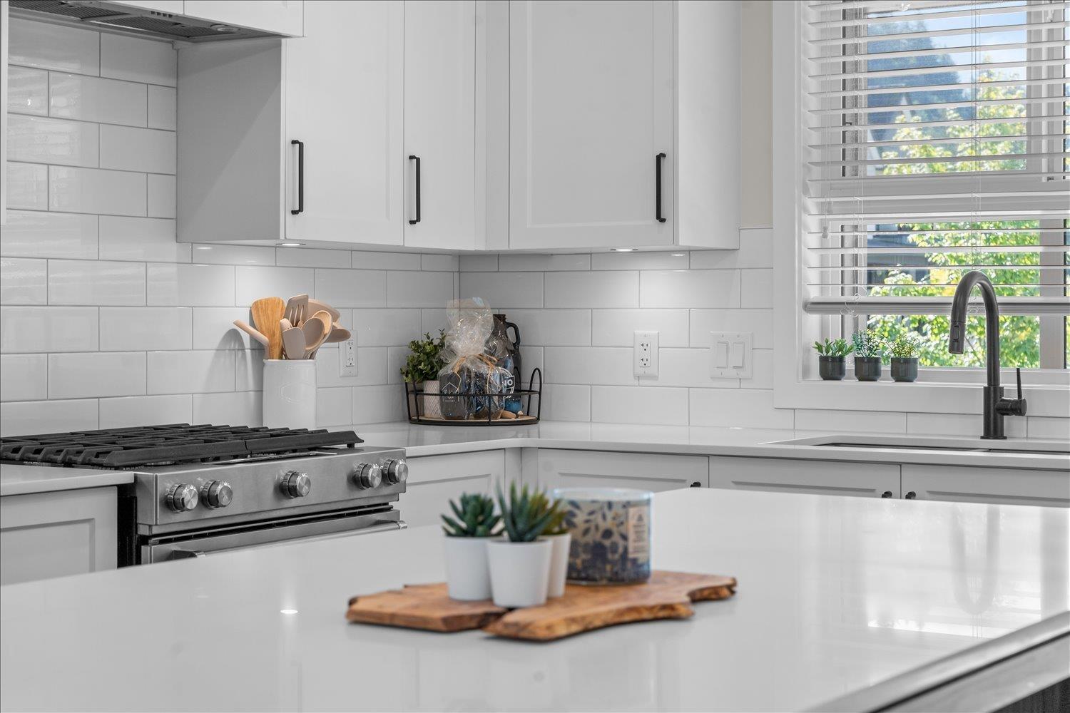 10 45500 CAMPUS DRIVE, Garrison Crossing, Chilliwack