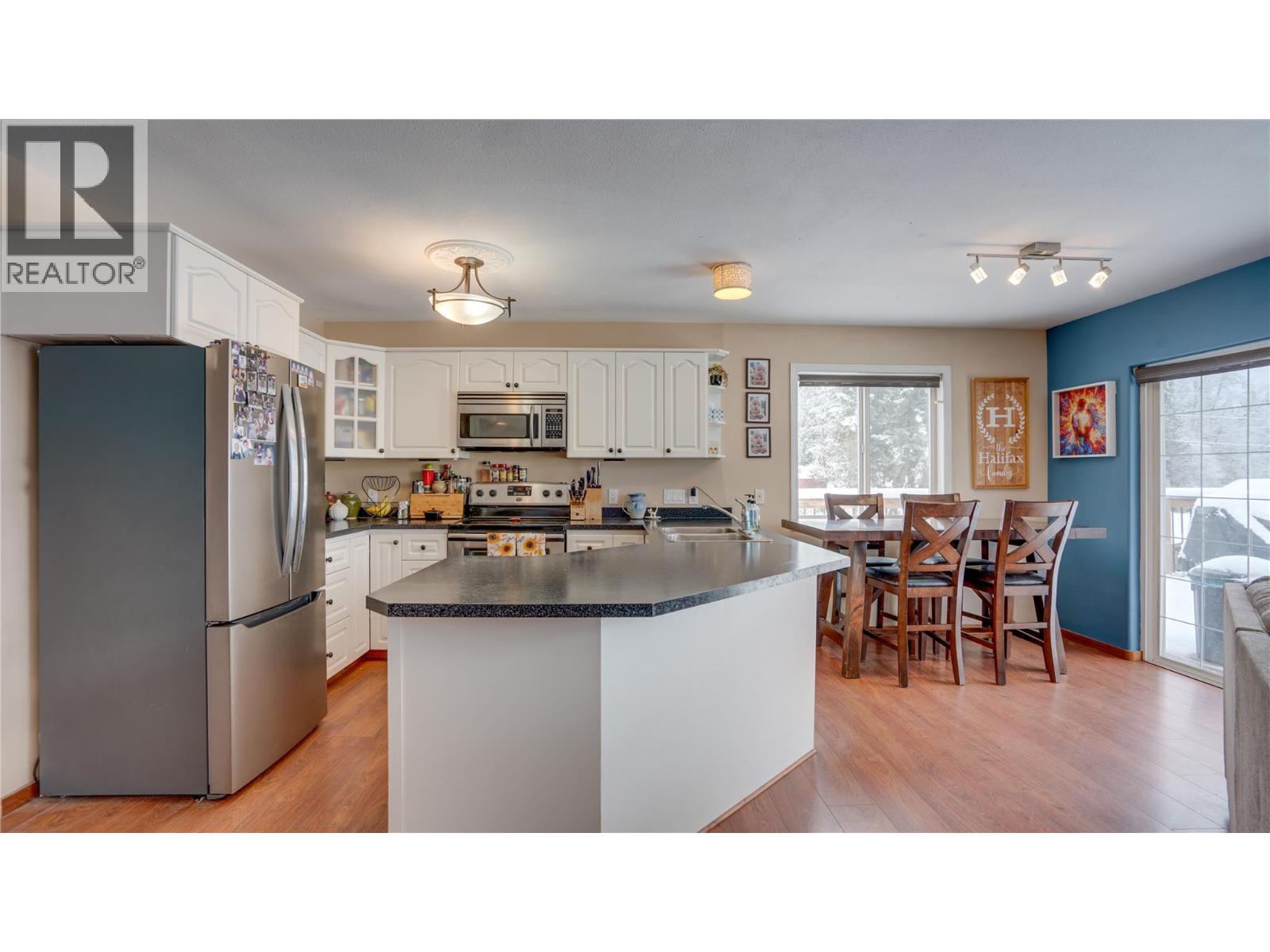 2086 Yankee Flats Road, Salmon Arm