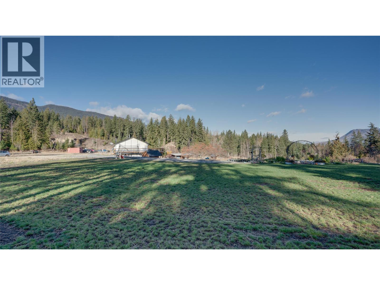 2086 Yankee Flats Road, Salmon Arm