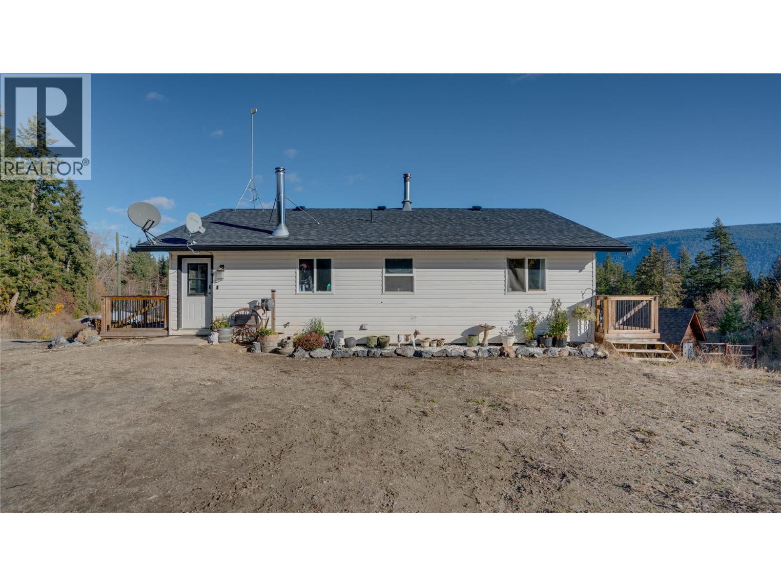 2086 Yankee Flats Road, Salmon Arm