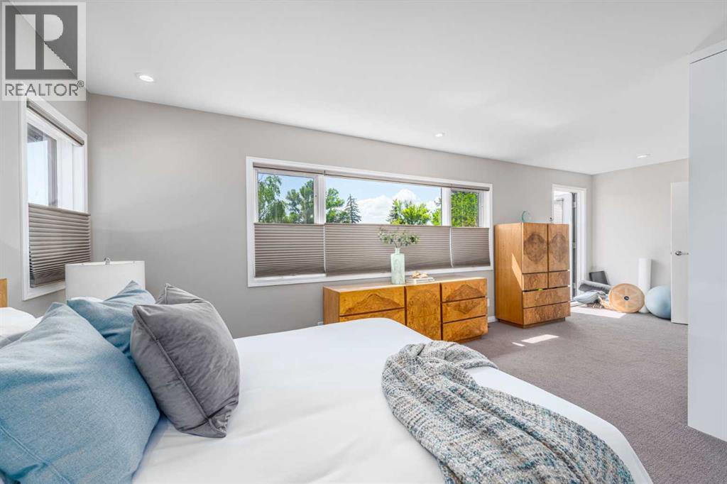 Single Family House 5 Level for Sale in   Avenue NW St Andrews Heights Calgary 