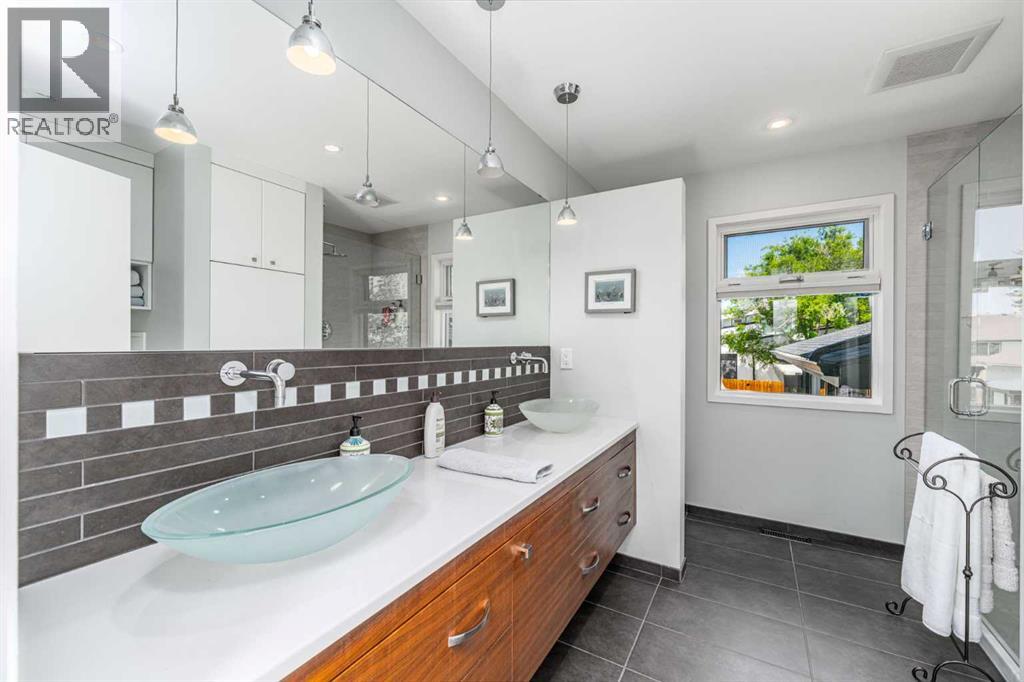 Single Family House 5 Level for Sale in   Avenue NW St Andrews Heights Calgary 