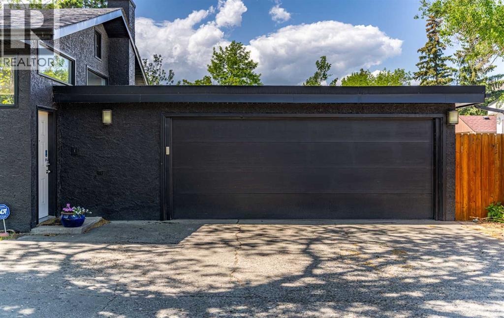 Single Family House 5 Level for Sale in   Avenue NW St Andrews Heights Calgary 