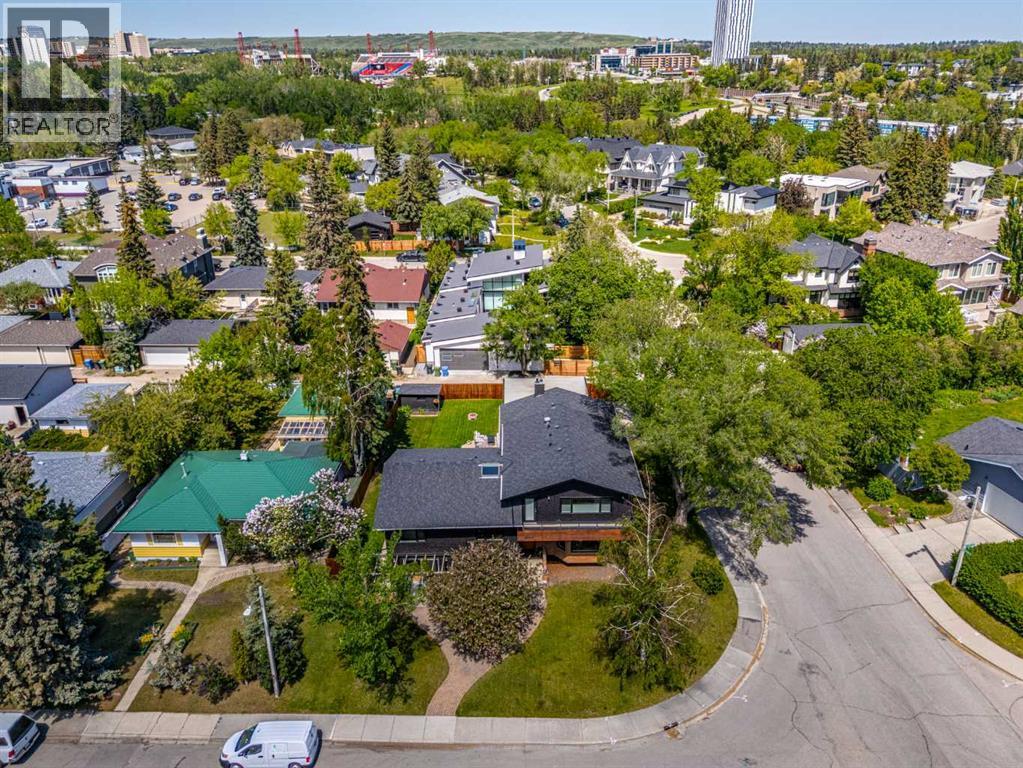 Single Family House 5 Level for Sale in   Avenue NW St Andrews Heights Calgary 