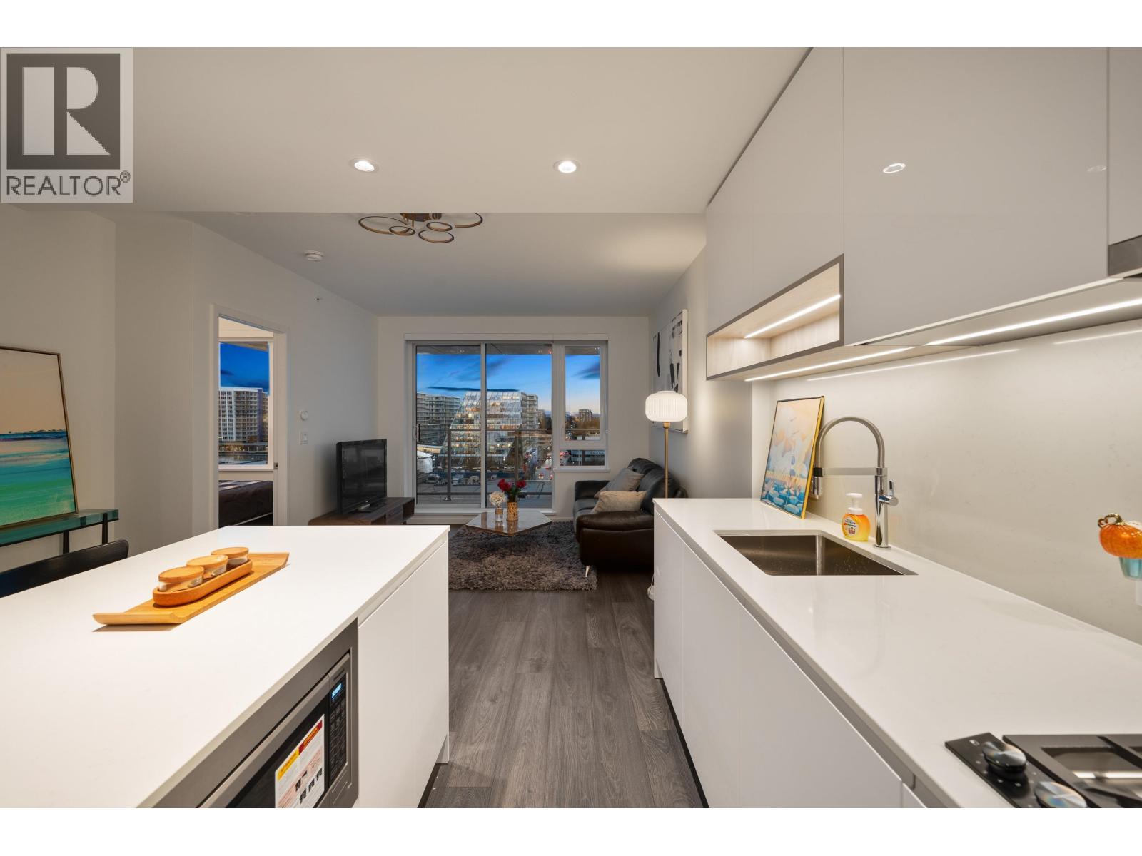 #915-6200 MINORU Boulevard, Richmond