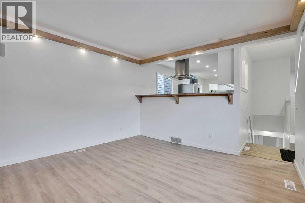 Single Family House Bungalow for Sale in  Templewood Place NE Temple Calgary 