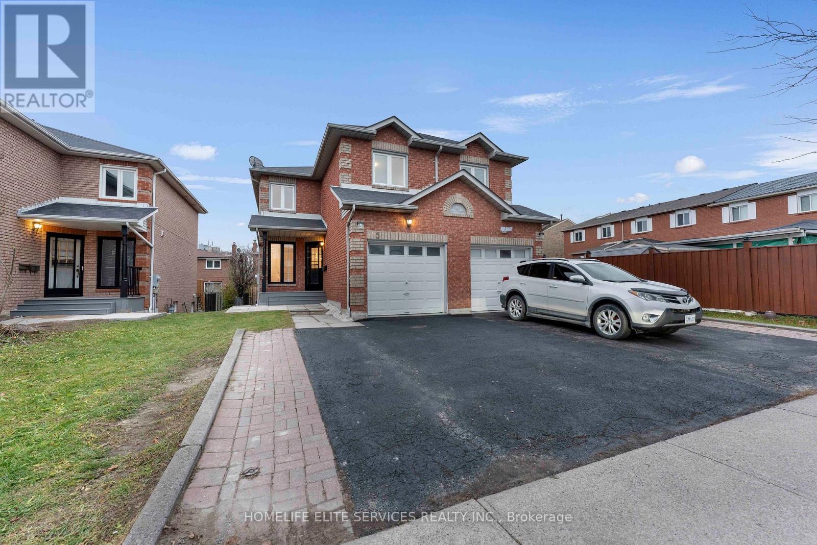 5 LENTHALL AVENUE - 1