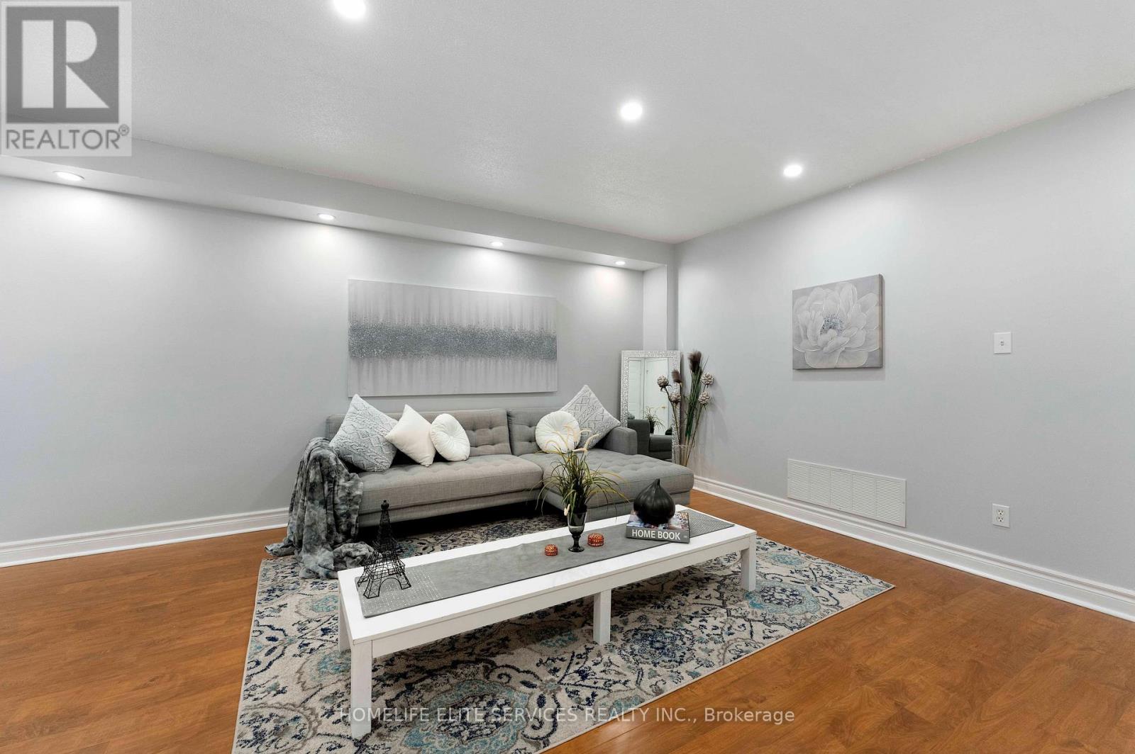 5 LENTHALL AVENUE - 10