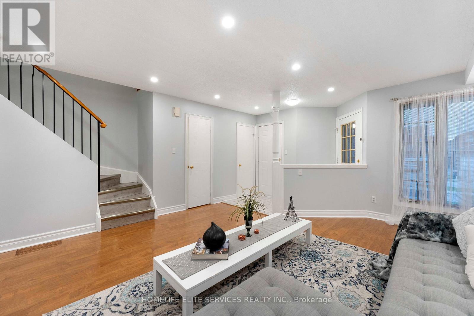 5 LENTHALL AVENUE - 11