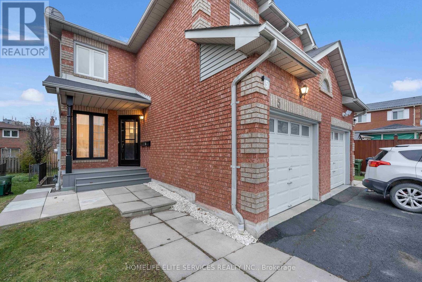 5 LENTHALL AVENUE - 2