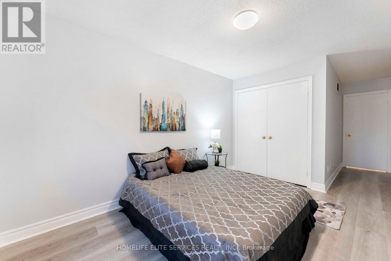 5 LENTHALL AVENUE - 31