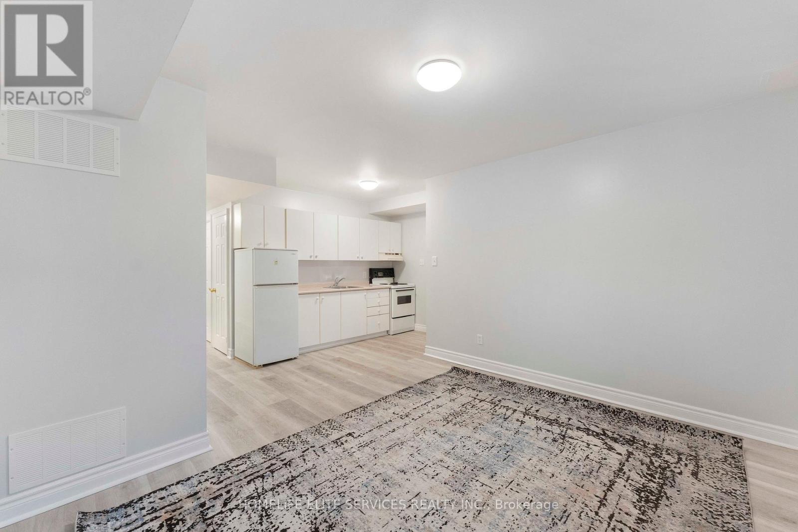 5 LENTHALL AVENUE - 34