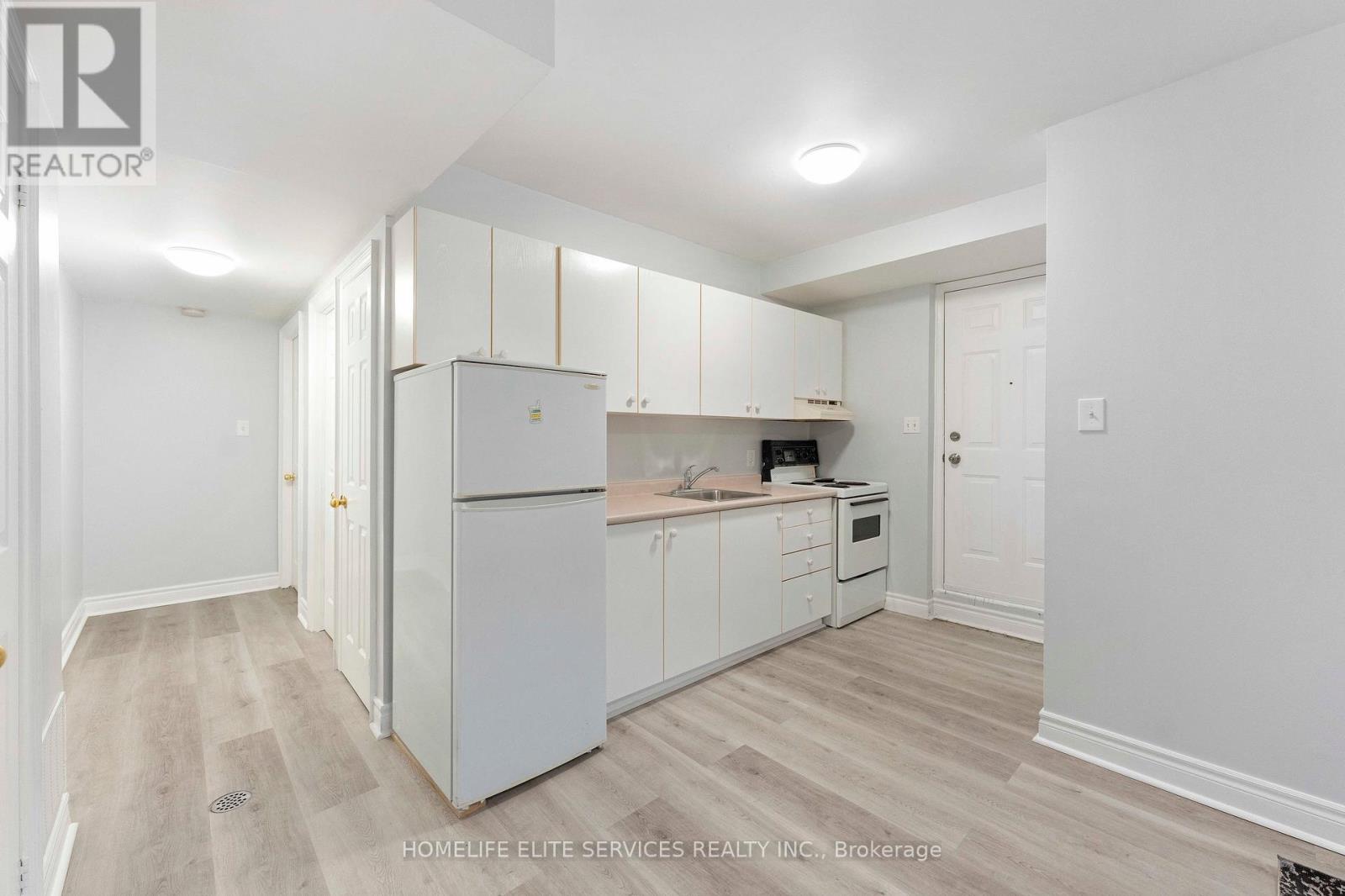 5 LENTHALL AVENUE - 35