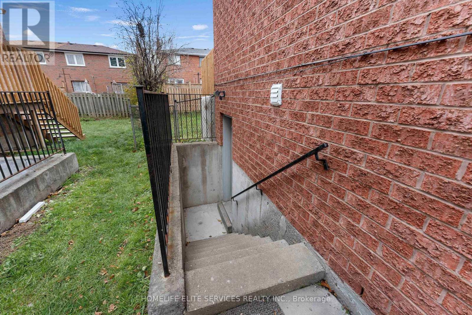 5 LENTHALL AVENUE - 5