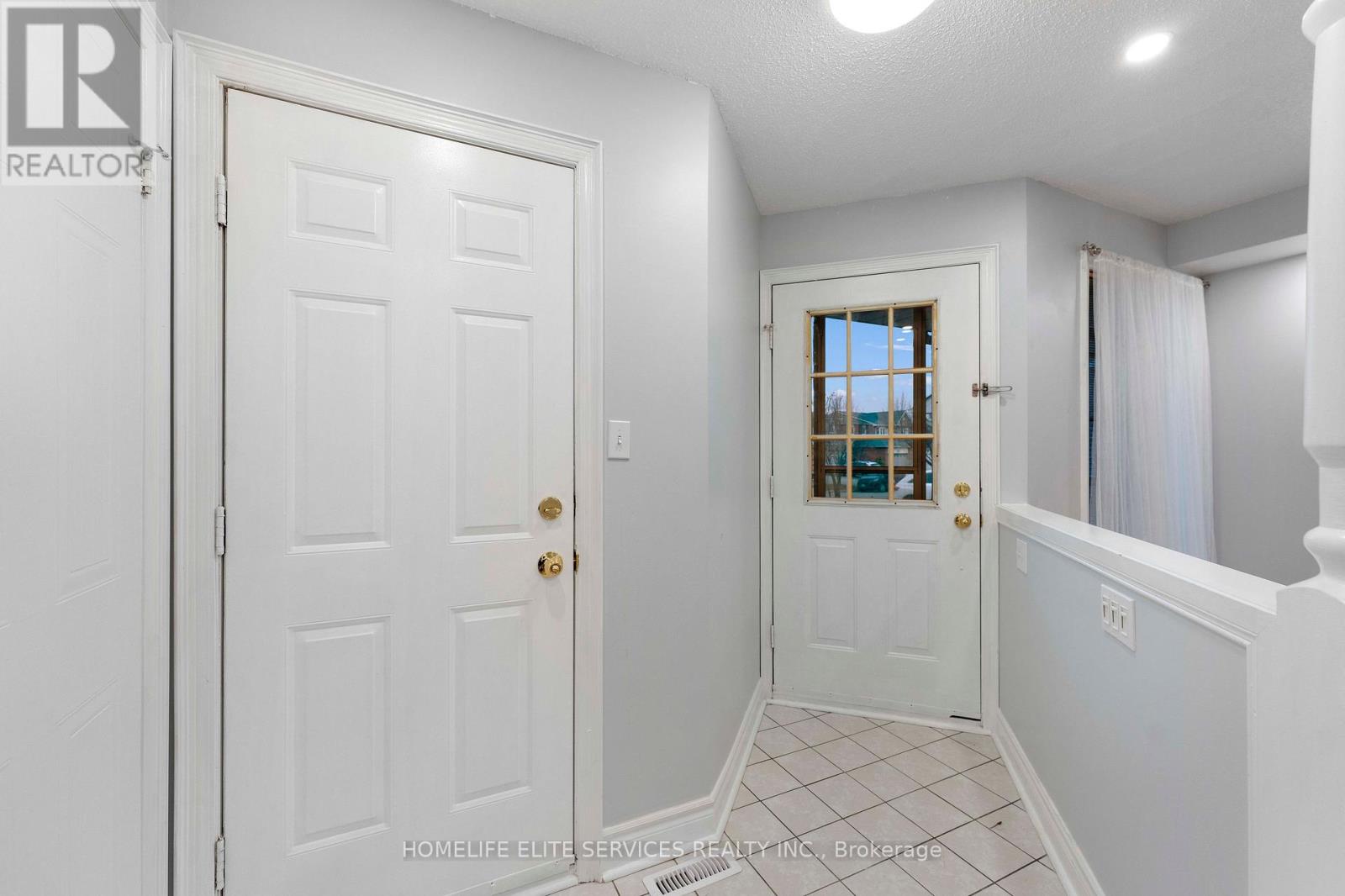 5 LENTHALL AVENUE - 7