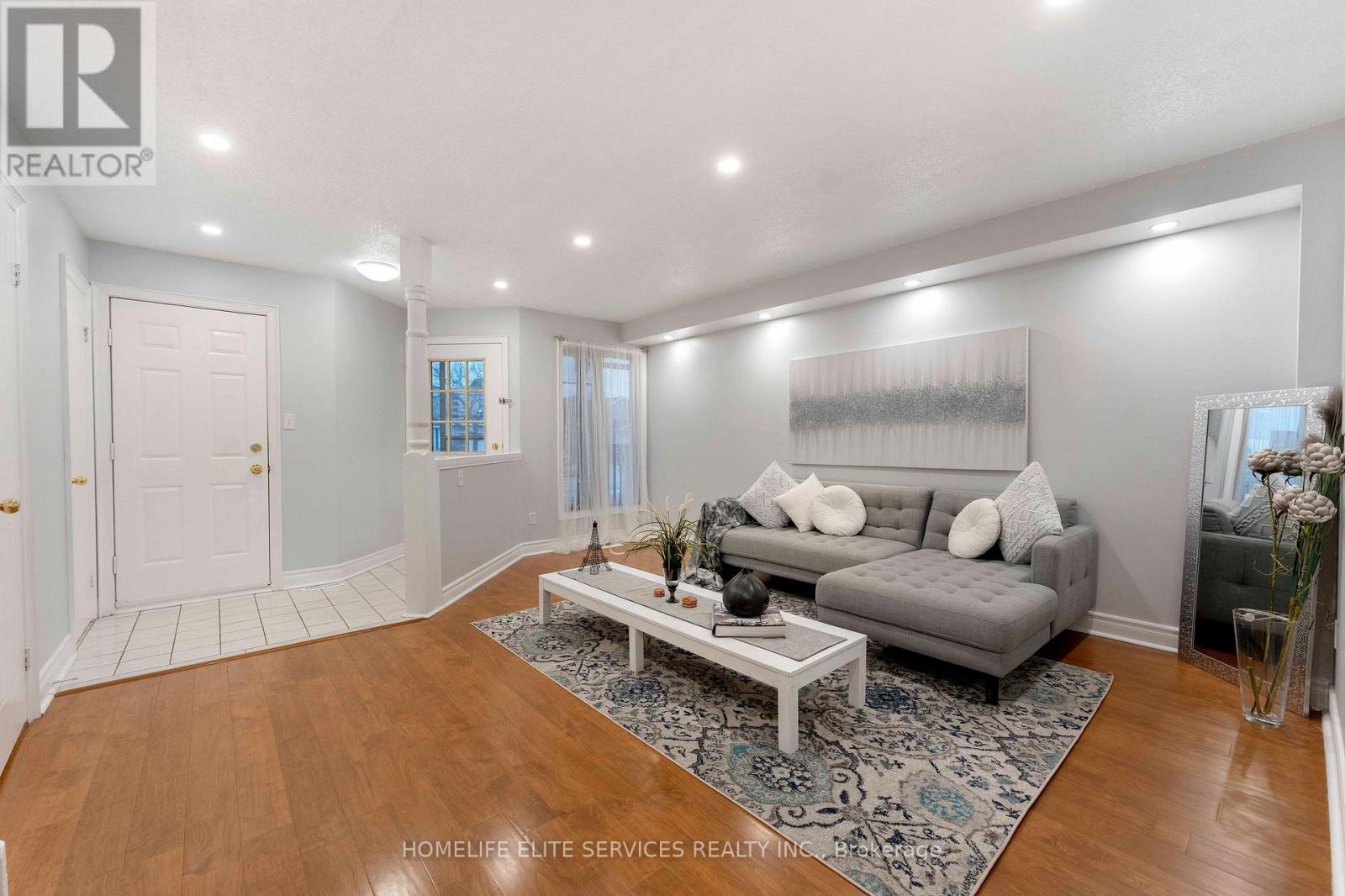 5 LENTHALL AVENUE - 8