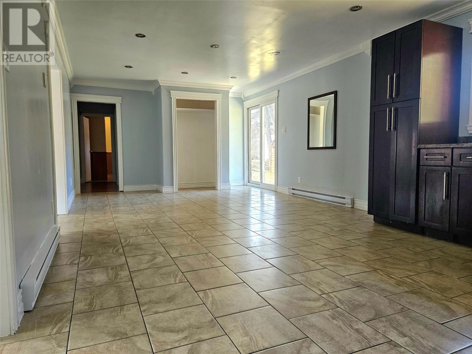 46 Main Street - Image 7