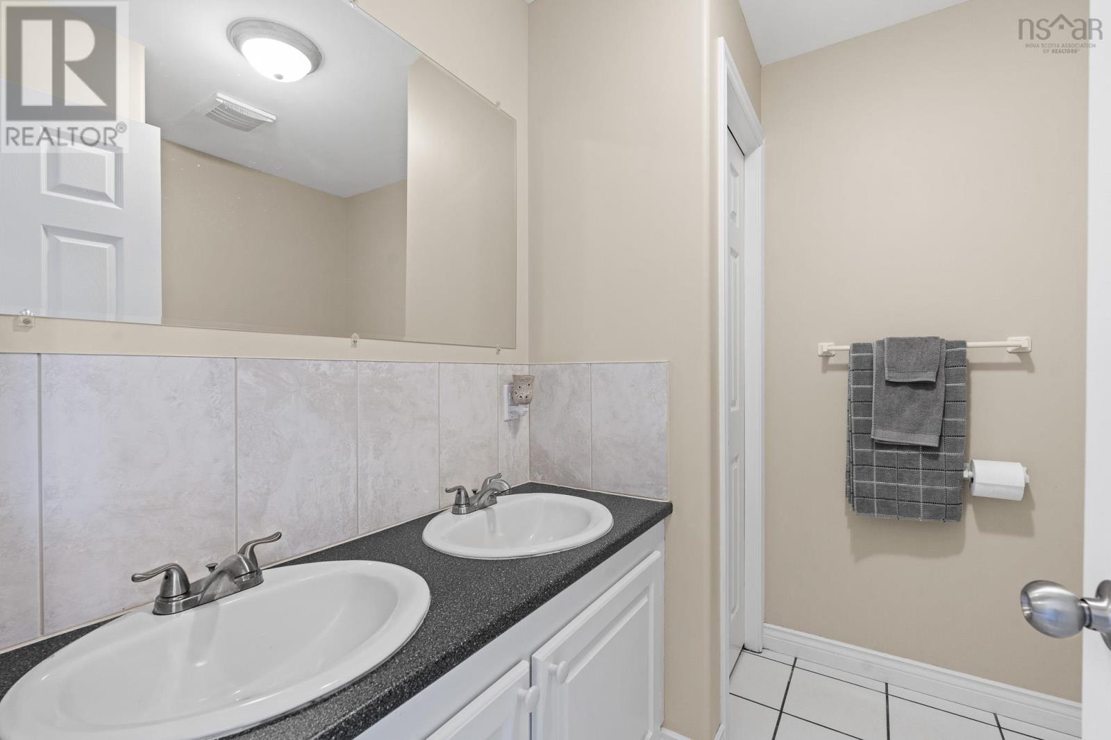 Property 41 of 49 of 1312 Waverley Road