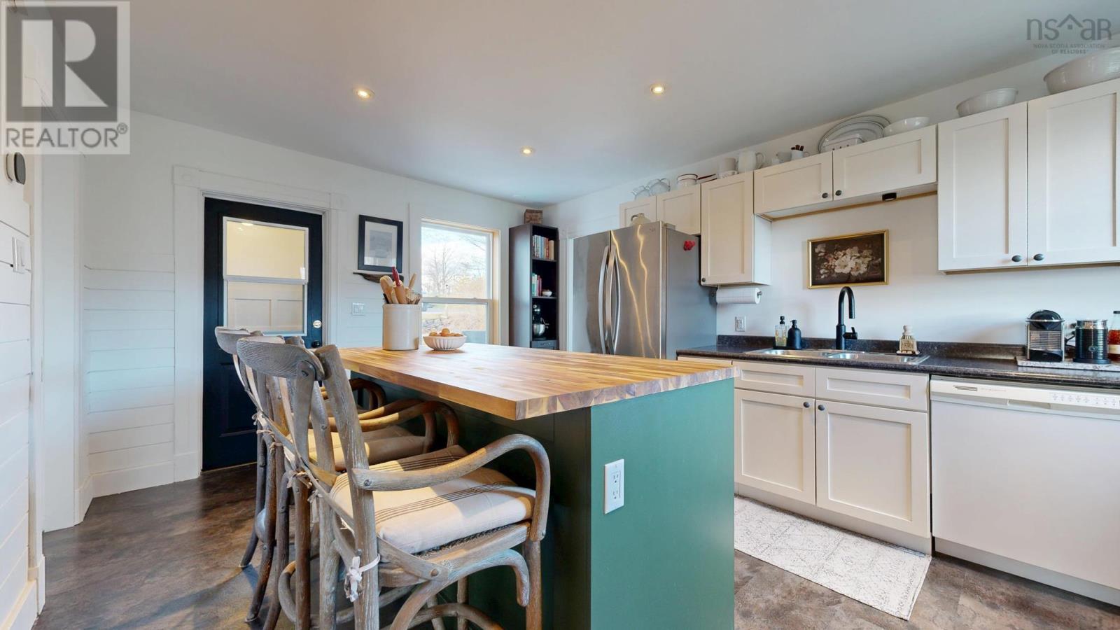 Property 22 of 49 of 13406 Highway 3