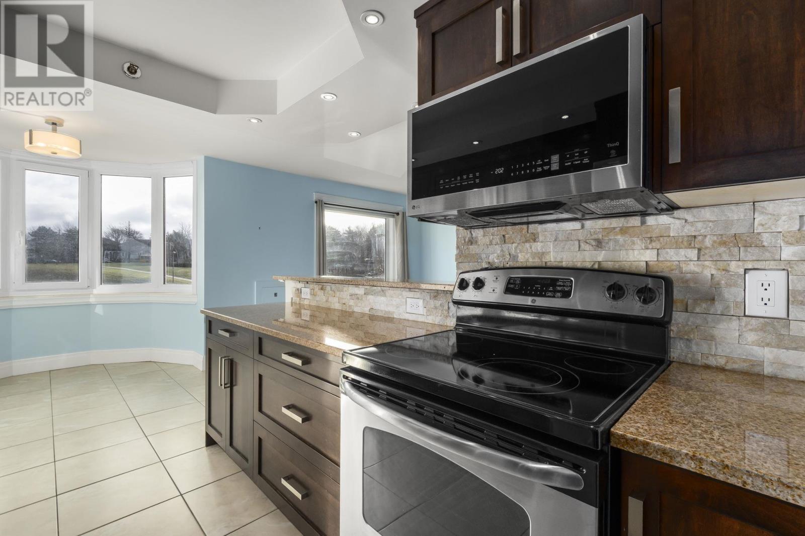 Property 19 of 49 of 324 45 Vimy Ave.