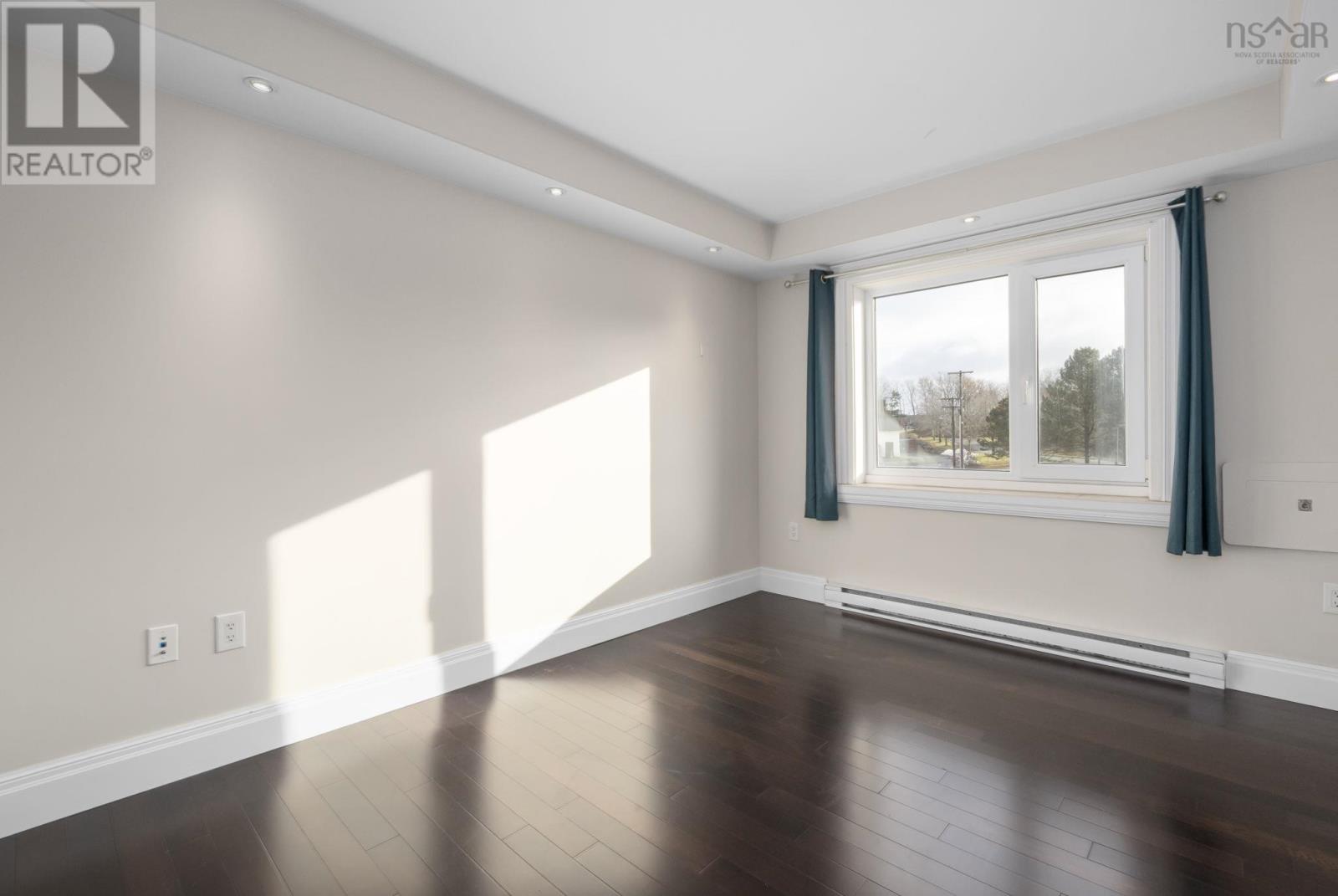 Property 28 of 49 of 324 45 Vimy Ave.