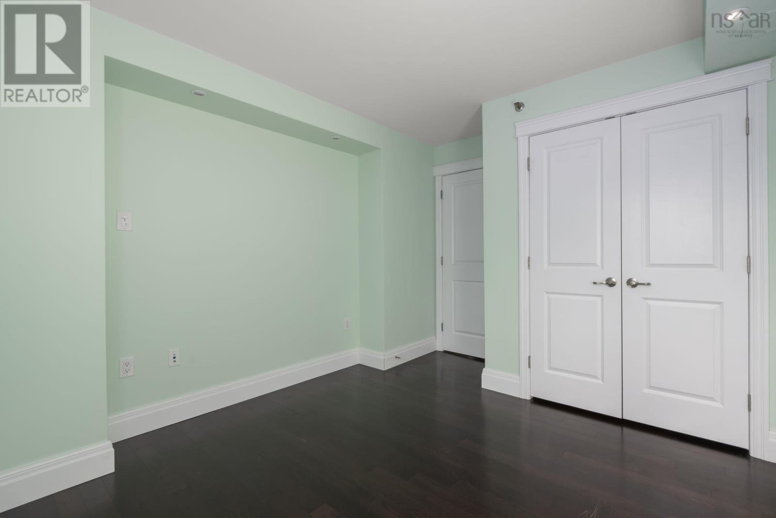 Property 25 of 49 of 324 45 Vimy Ave.