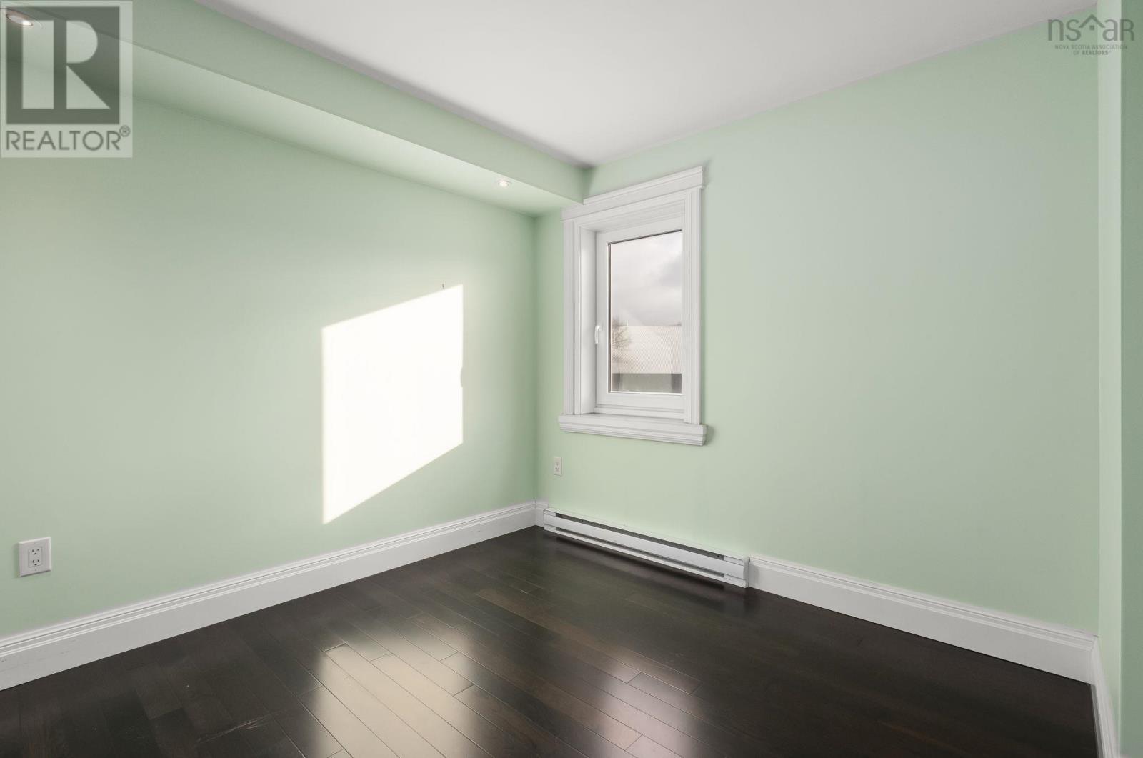 Property 23 of 49 of 324 45 Vimy Ave.