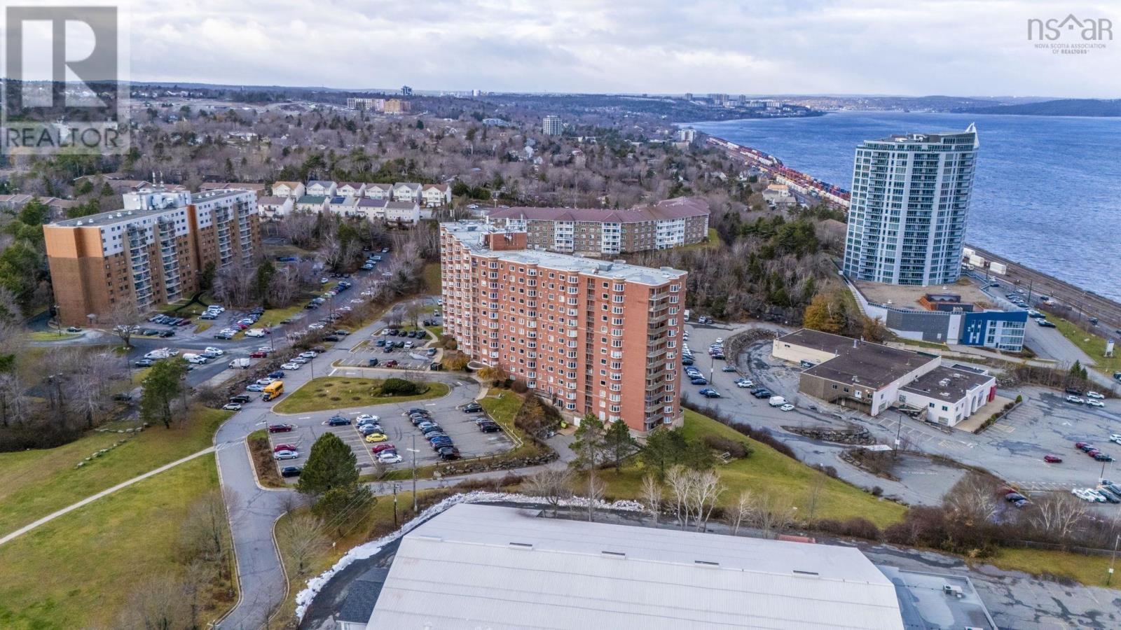 Property 48 of 49 of 324 45 Vimy Ave.