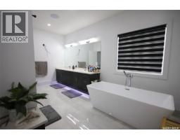 2pc Bathroom - 131 Nazarali Way, Saskatoon, SK S7V1X8 Photo 18