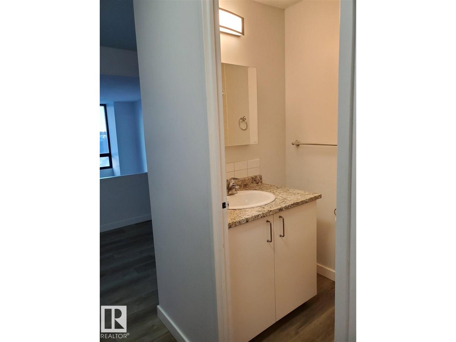 #614 10160 114 ST NW, Edmonton