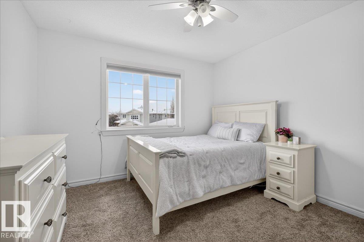 82 Highland Close, Sherwood Park