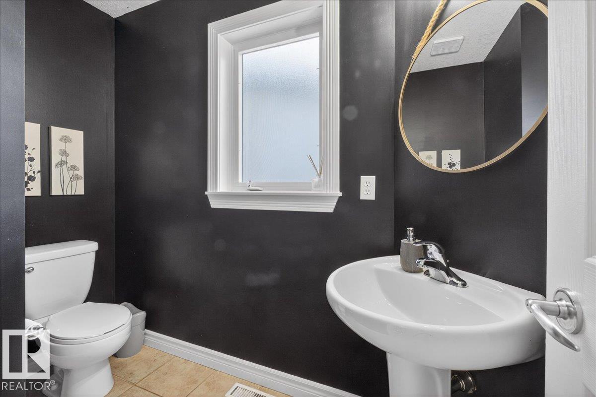 82 Highland Close, Sherwood Park