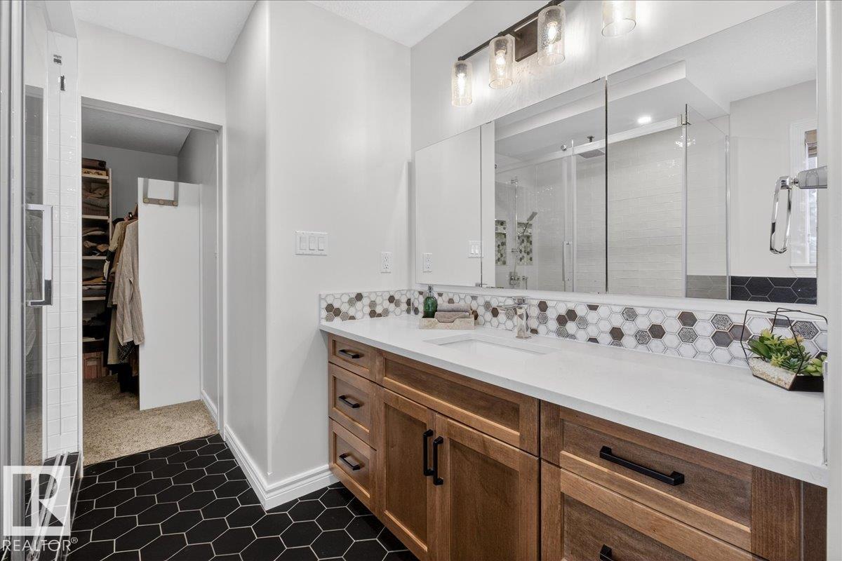 82 Highland Close, Sherwood Park