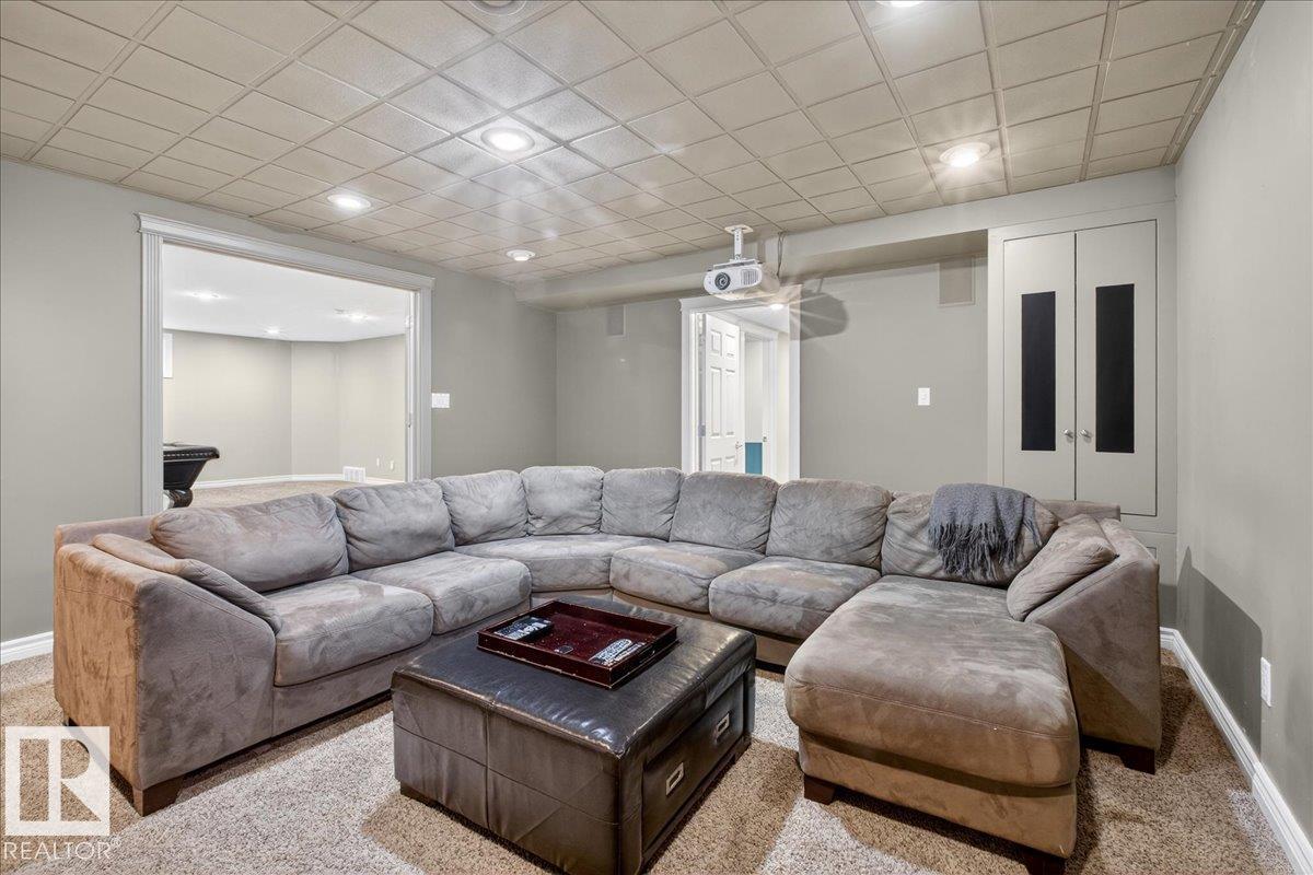 82 Highland Close, Sherwood Park