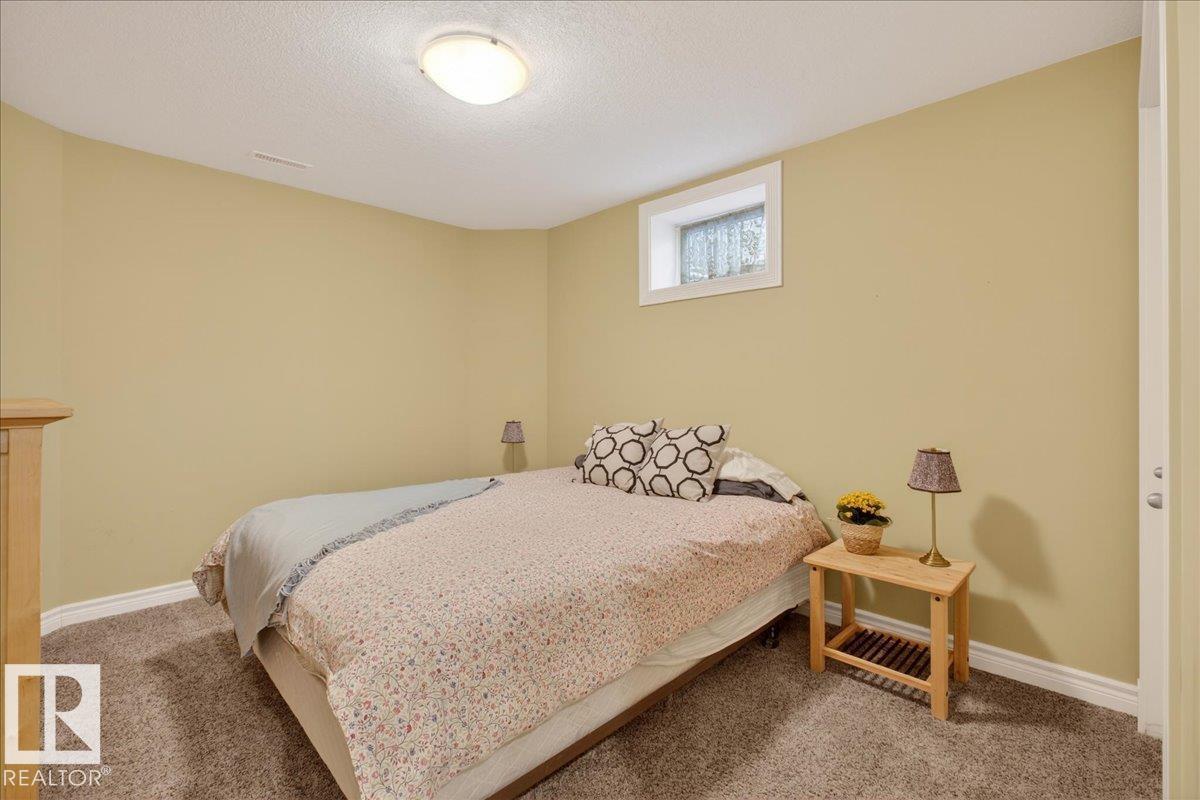 82 Highland Close, Sherwood Park