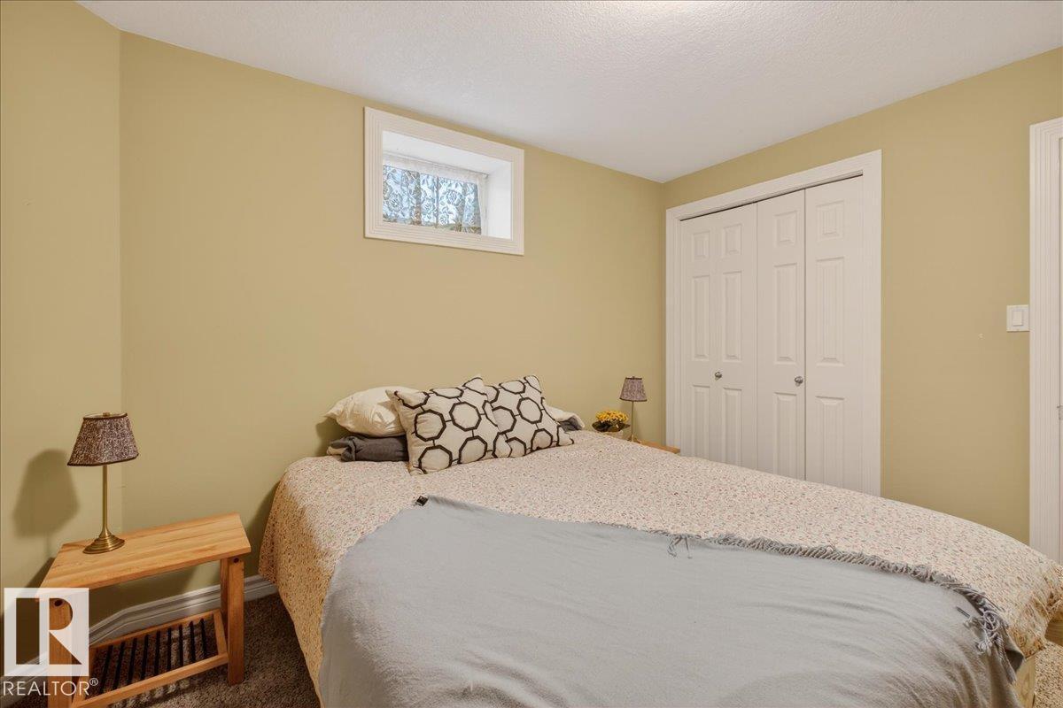 82 Highland Close, Sherwood Park